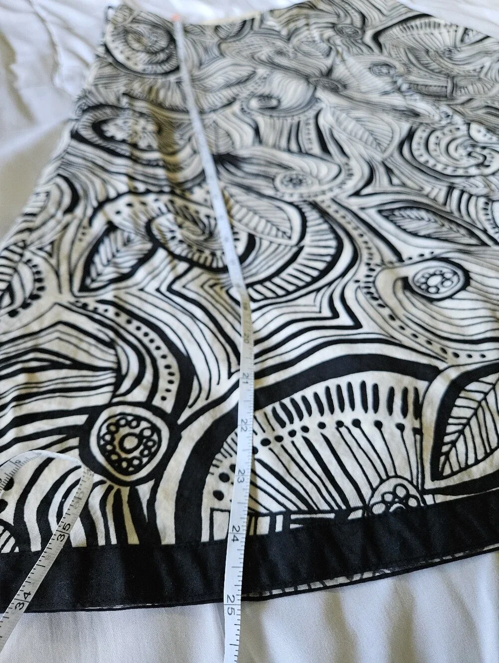 White House Black Market Graphic Floral A-Line Skirt -Size 6